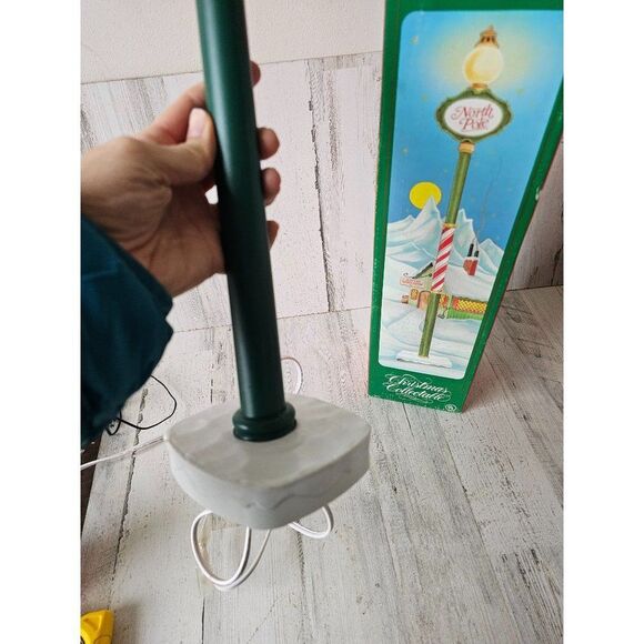 Santa's best telescoping North Pole lamp light lantern vintage decor home Xmas - Picture 8 of 8